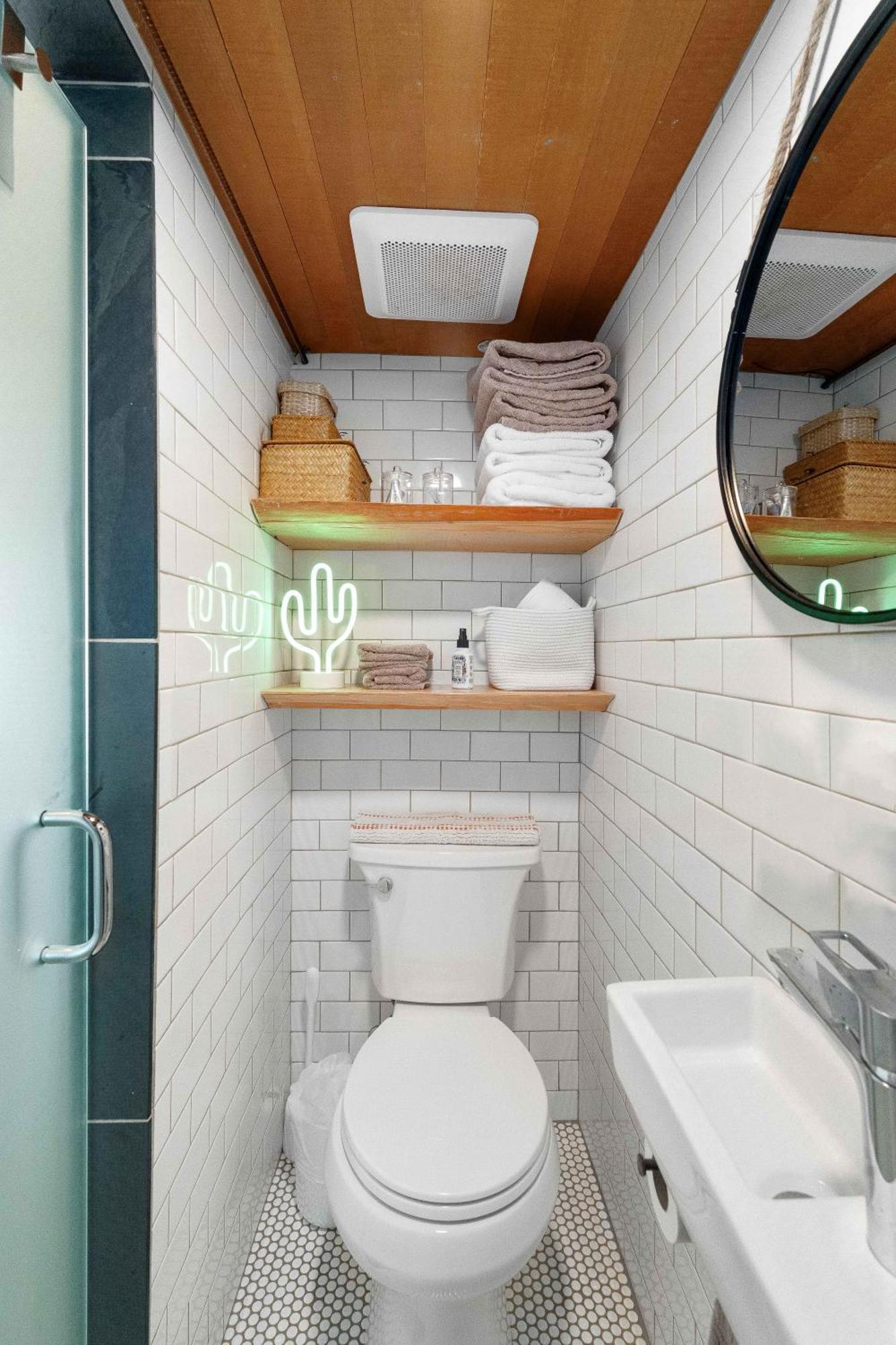 Blue Moon Tiny House, Sauna,Ht 포트앤젤레스 외부 사진