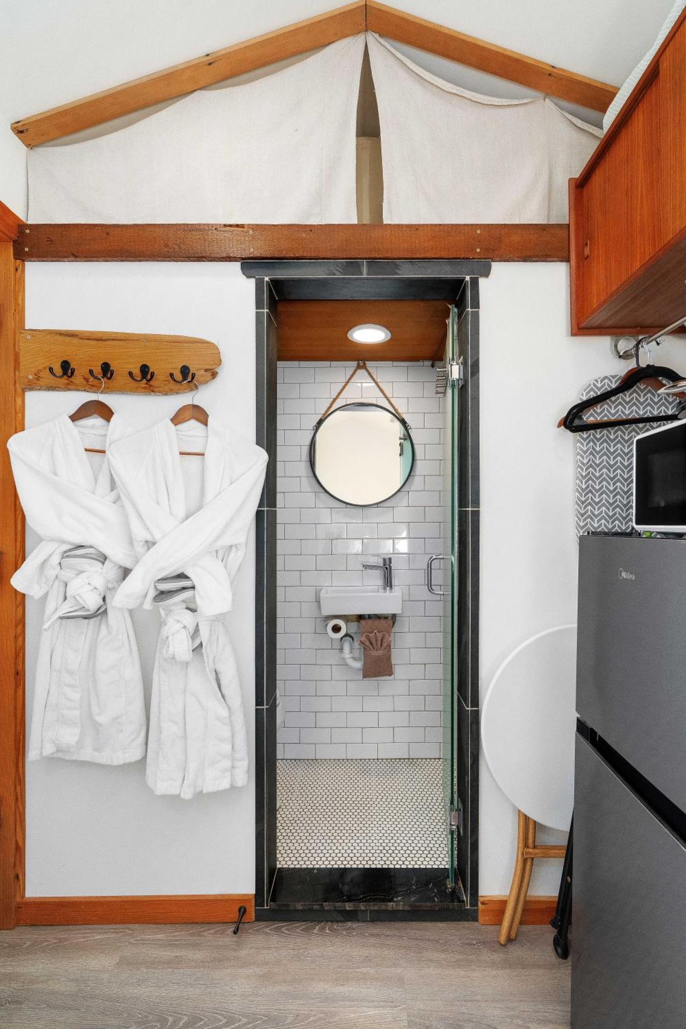 Blue Moon Tiny House, Sauna,Ht 포트앤젤레스 외부 사진
